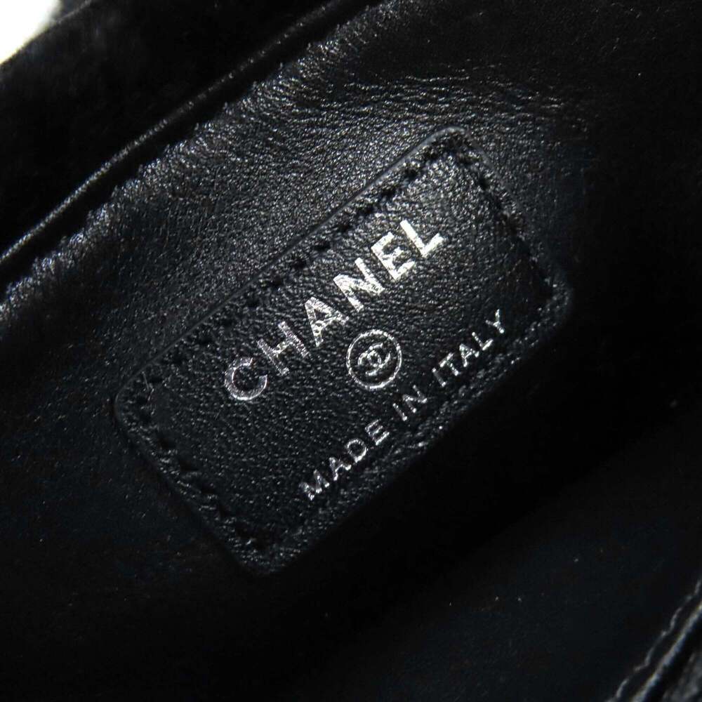 CHANEL Vintage Black Leather Logo Pouch - Picture 9 of 12